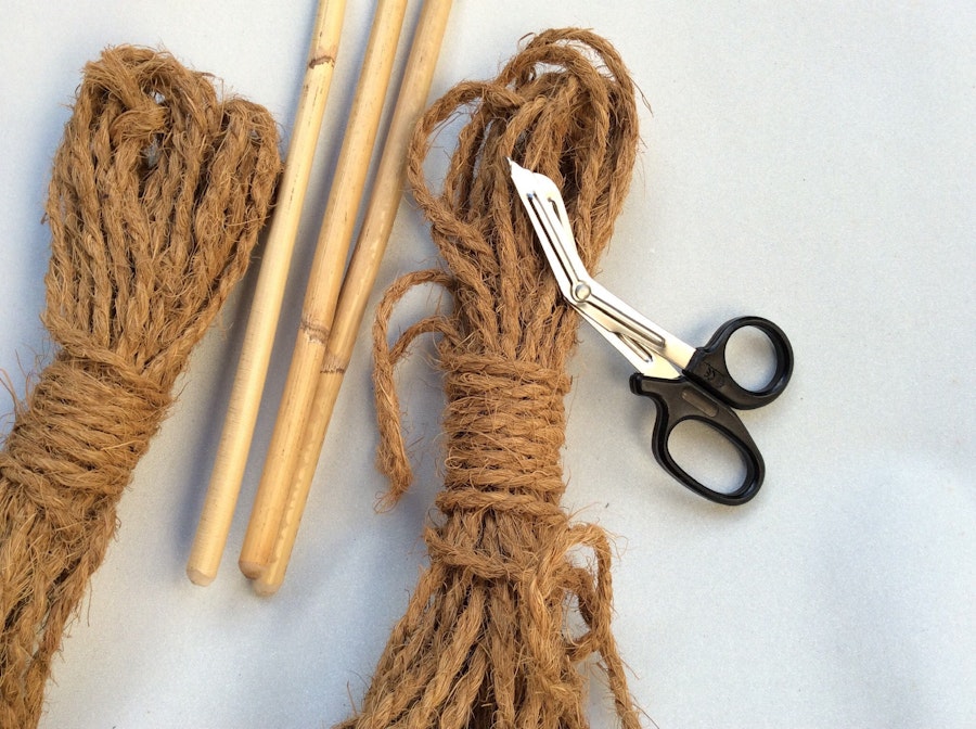 Sadistic rope set containing coconut rope, rattan canes safety shears. Image # 140464