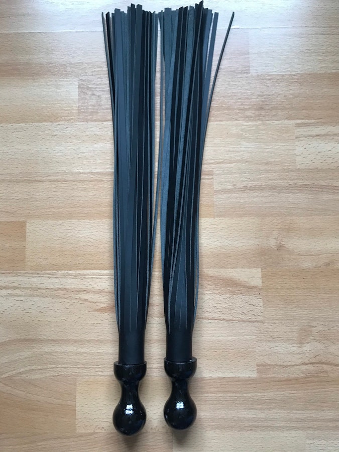 Pair of black poi floggers for florentine flogging Image # 140549