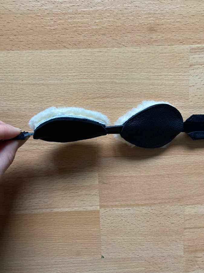 Leather sheepskin blindfold. Image # 140539