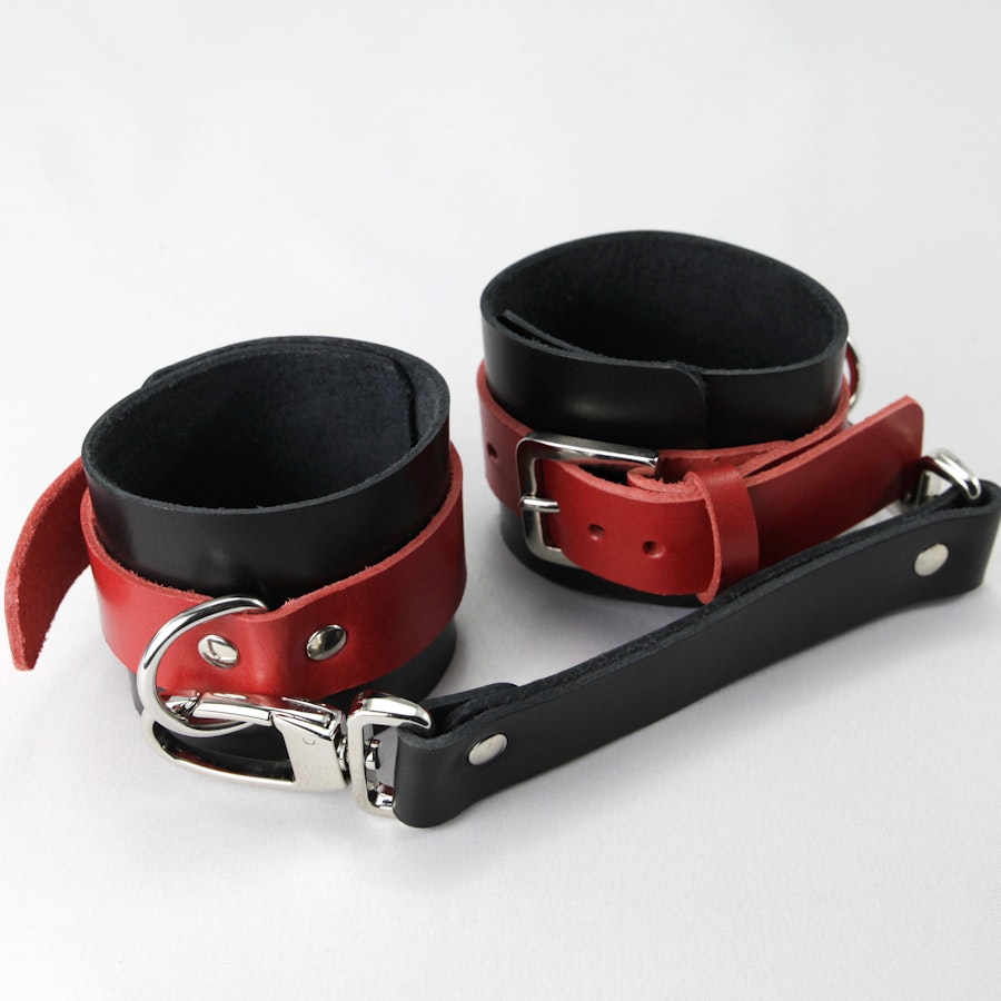 Cuffs Black/Red