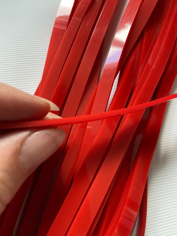 Stingy plastic flogger, intense and great for marking. Image # 141322