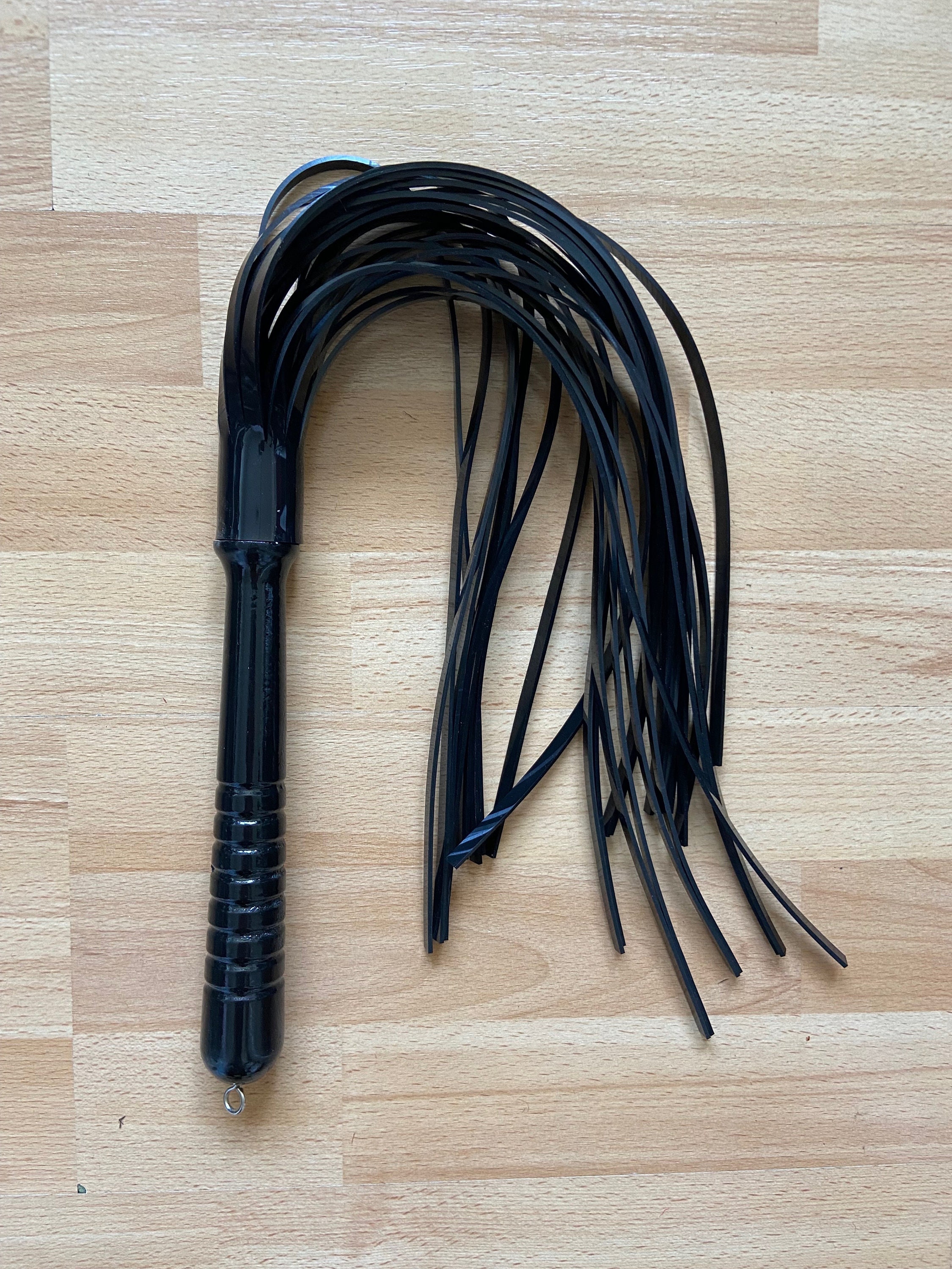 Stingy plastic flogger, intense and great for marking. photo