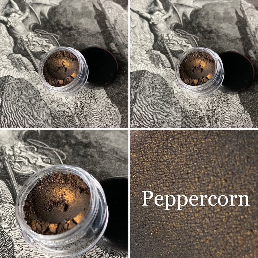 Peppercorn - Blackened Gold Shimmer Eyeshadow - Eyes Bold Looks Gothic Horror