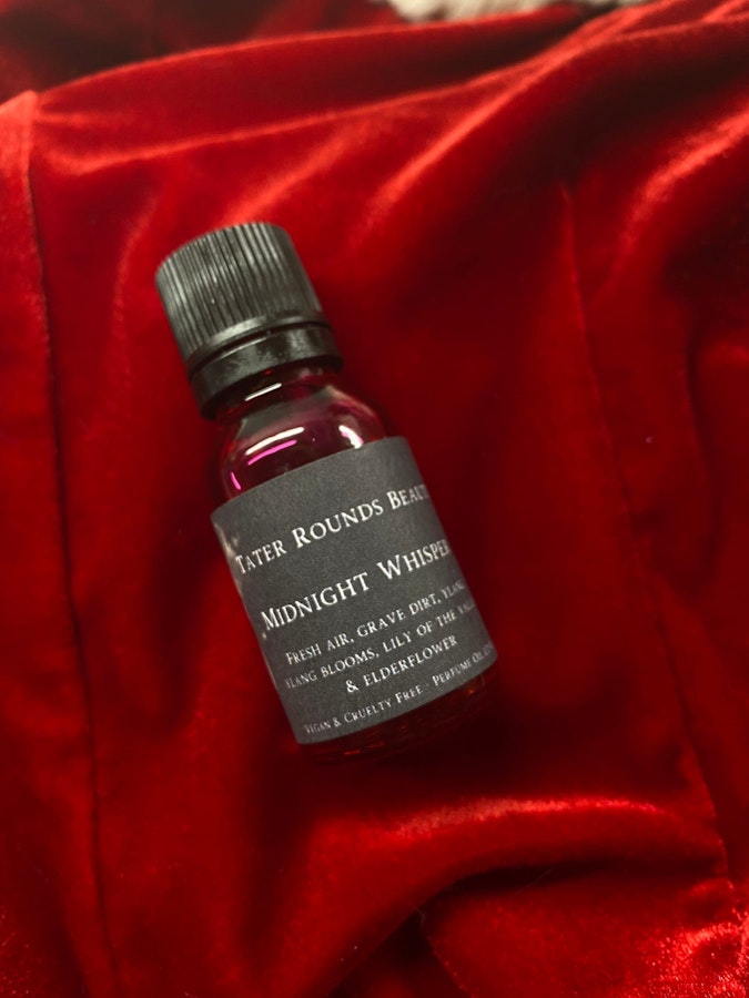 Midnight Whispers - 1/2 Ounce - High Quality Perfume Oil - Vegan - Gothic Goth Floral Scent - Grapeseed Oil - Organic Oils