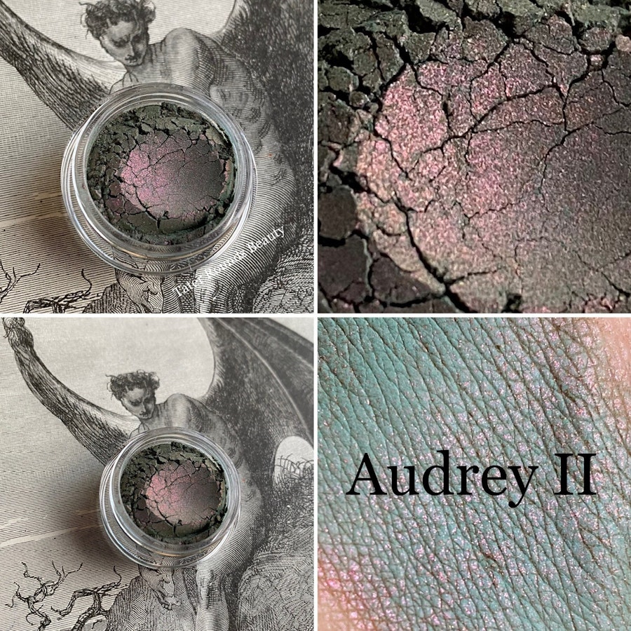 Audrey II  - Shimmer Chrome Eyeshadow - Eyes Bold Looks Gothic Horror