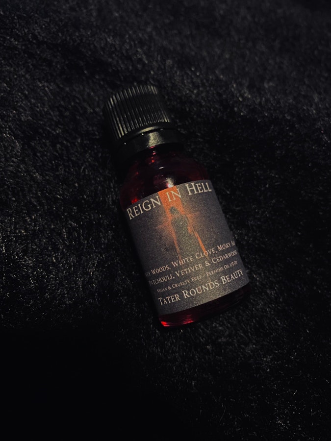 Reign in Hell - 1/2 Ounce - High Quality Perfume Oil - Vegan - Gothic Goth Floral Scent - Grapeseed Oil - Organic Oils