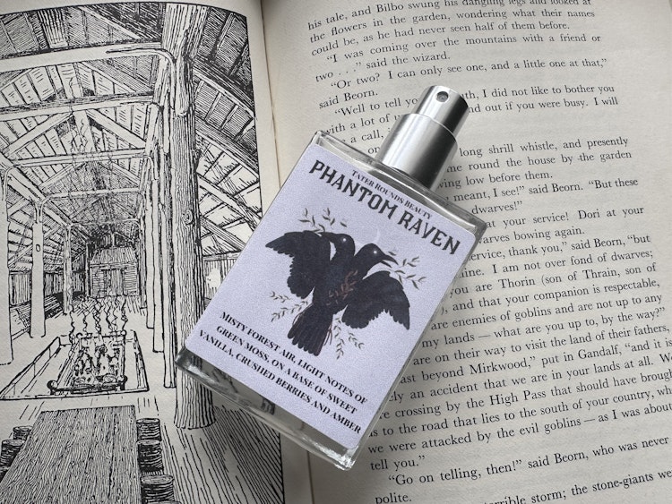 Phantom Raven - Perfumers Alcohol Base - Parfumerie photo