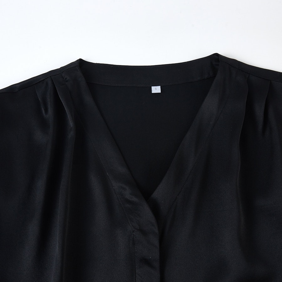Black Pure Mulberry Silk Top | Regular Fit | 19 Momme | Soar Collection Image # 149598