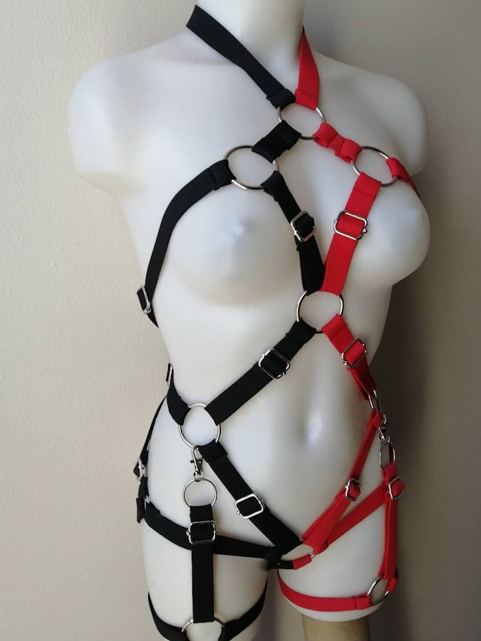 Black and red elastic harness Image # 175417
