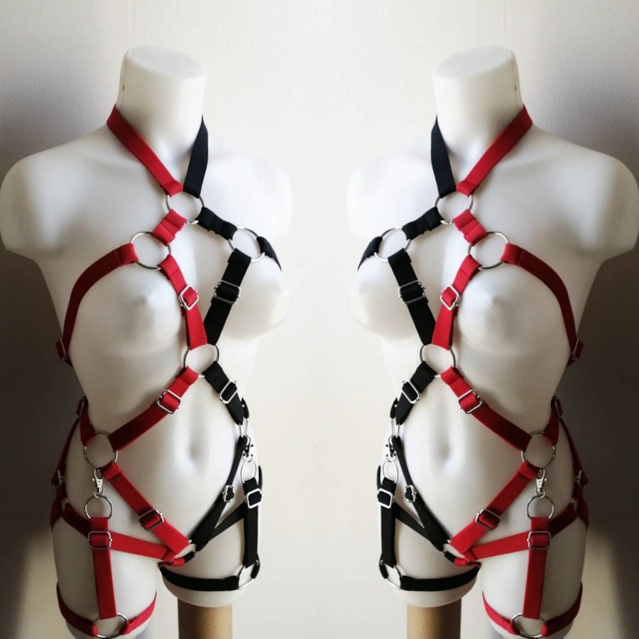 Black and red elastic harness Image # 175418