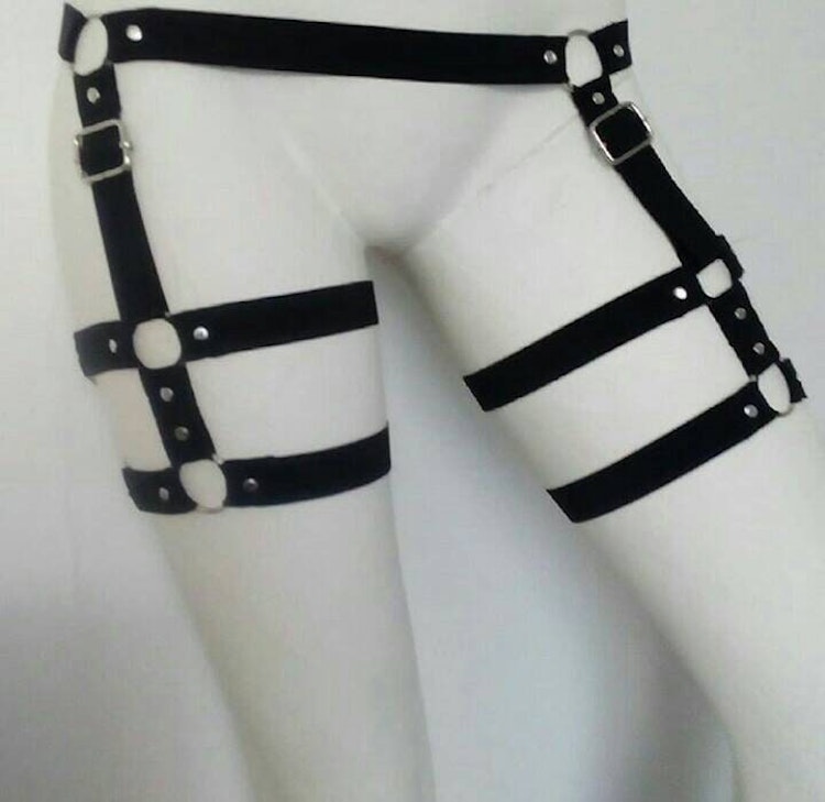 Hellena double strap elastic garters photo