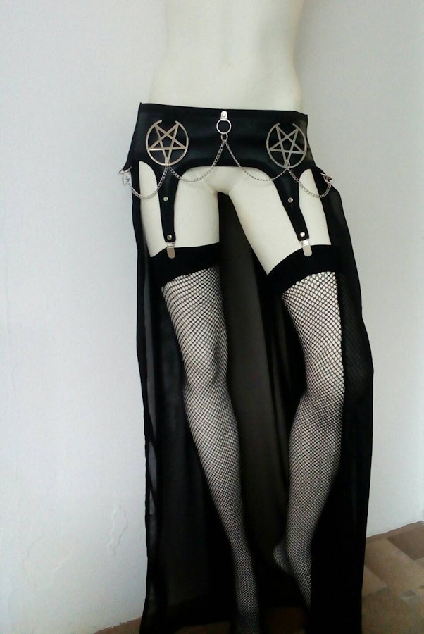 Doubble pentagram garter skirt Image # 175847
