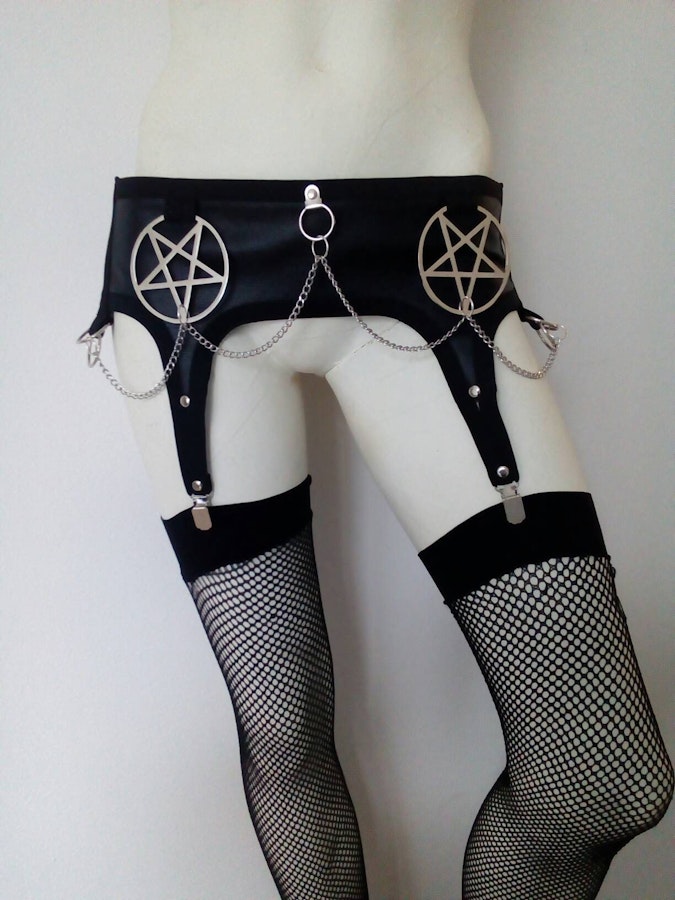 Doubble pentagram garter skirt Image # 175850