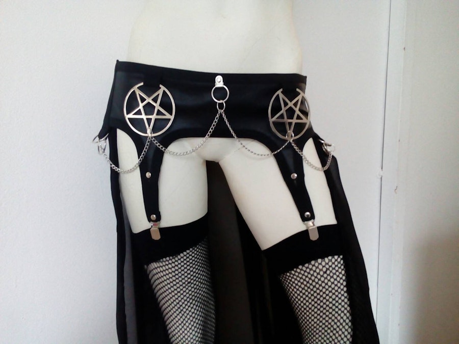 Doubble pentagram garter skirt Image # 175846