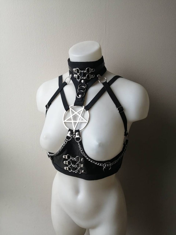 Large pentagram under bust harness photo