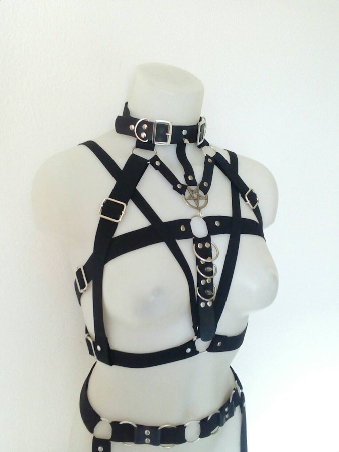 metal and spikes pentagram harness Image # 177173