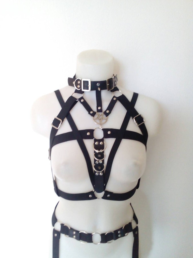 metal and spikes pentagram harness Image # 177172
