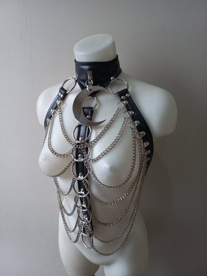 Large metal symbol chain harness Image # 176774