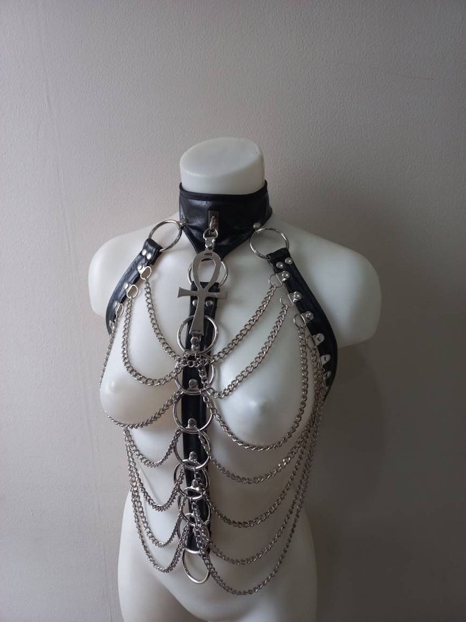 Large metal symbol chain harness Image # 176772