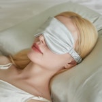 Pure Mulberry Silk Eye Mask | Silk Fibre Filling | 22 Momme | Float Collection Thumbnail # 181297