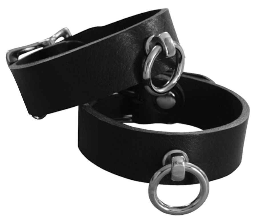 Lockable BDSM  Bondage Leather Handcuffs Anklecuffs Restraints with O-Rings /  black
