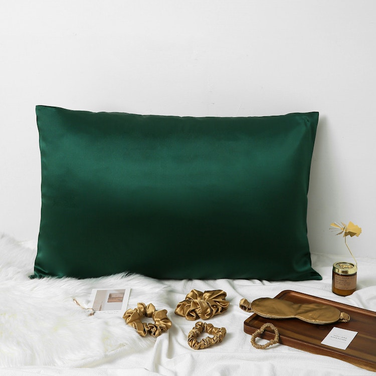 Genovese Basil Luxury Pure Mulberry Silk Pillowcase | Queen | 32 Momme | Drape Collection photo