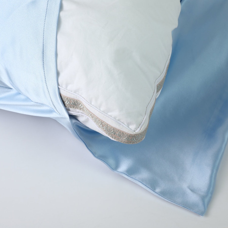 Blue Macaron Luxury Pure Mulberry Silk Pillowcase | Queen | 32 Momme | Drape Collection Image # 181529