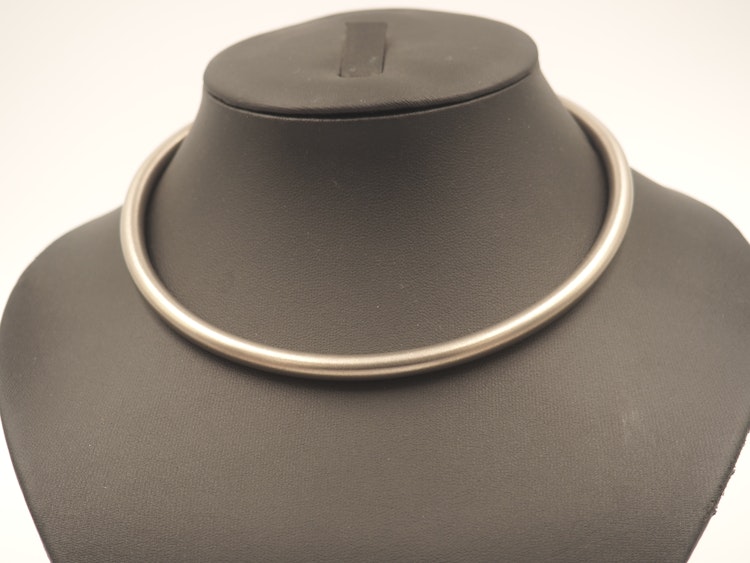 Talena collar - stainless steel, anatomically curved, not lockable photo