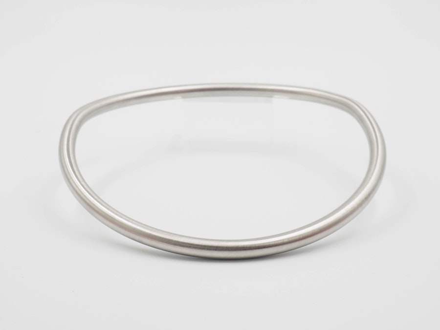 Talena collar - stainless steel, anatomically curved, not lockable Image # 210899