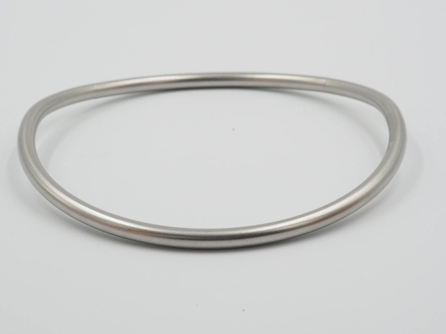 Talena collar - stainless steel, anatomically curved, not lockable Image # 210901