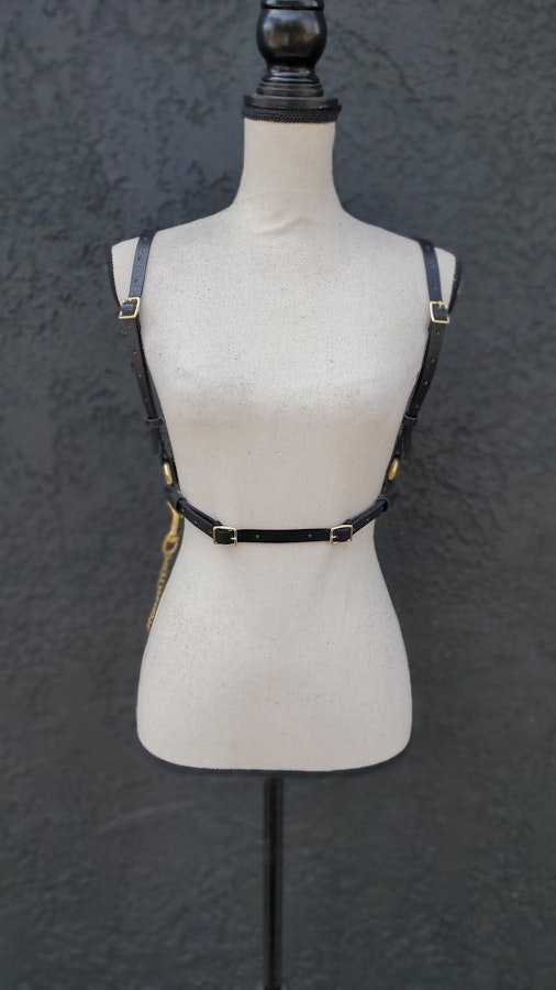 Vegan Textured Leather High Waist Harness (Faux Leather) with Chain Image # 201959
