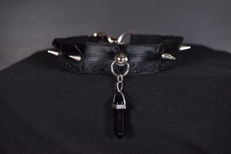 Crystal And Spikes Black Choker photo