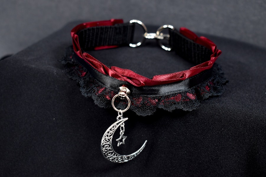 Red Moon And Star Choker Image # 224794