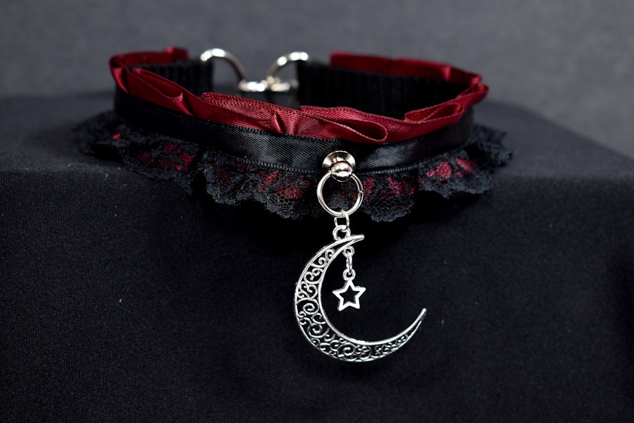 Red Moon And Star Choker Image # 224793