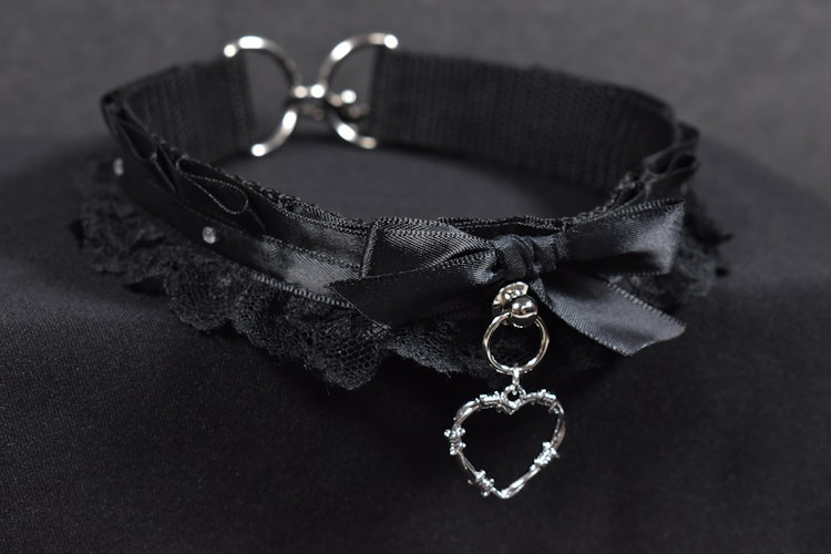 Barbed Wire Heart Choker photo