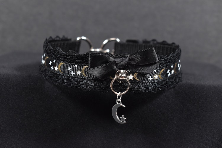 Thin Black Sky Choker photo