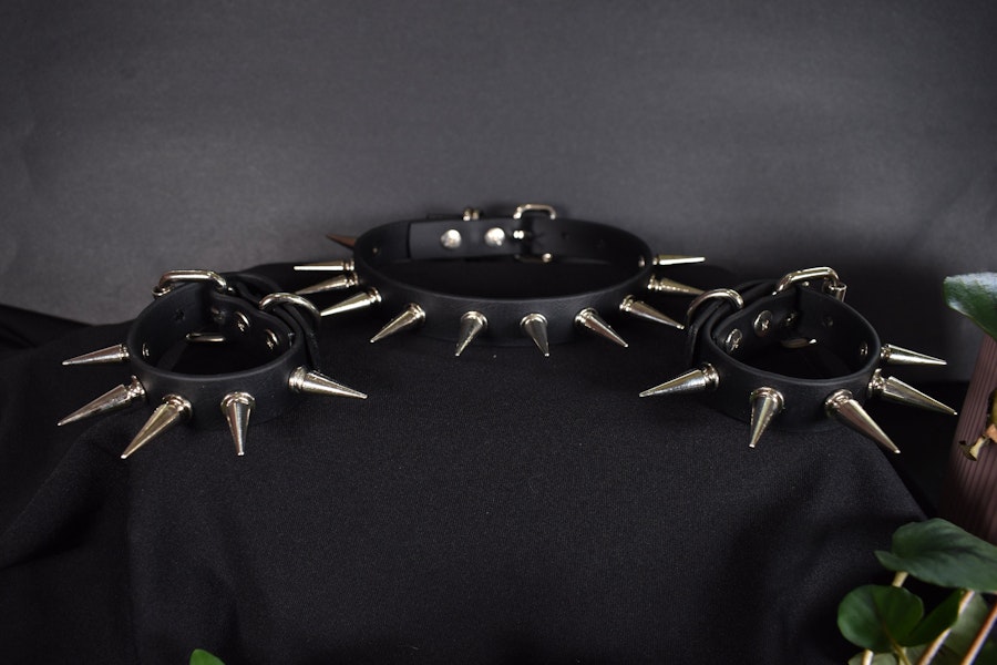 Biothane Spiked Set / Choker & Cuffs (Vegan Leather) Image # 224545