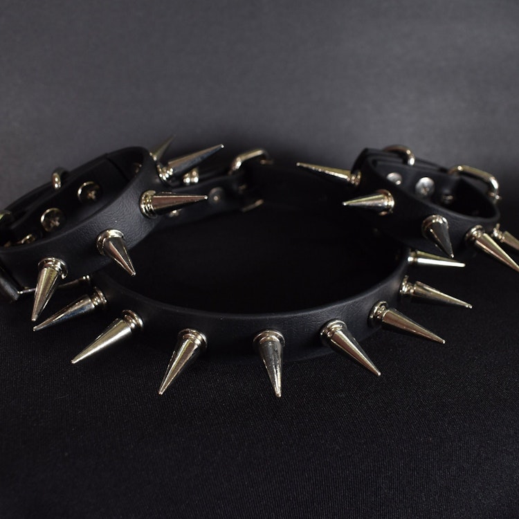 Biothane Spiked Set / Choker & Cuffs (Vegan Leather) photo