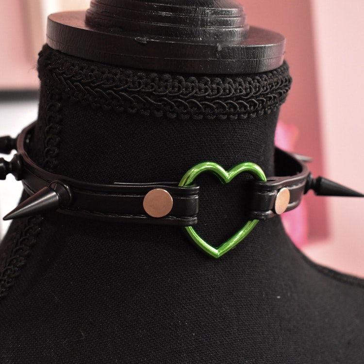 Biothane Green Spiked Heart Choker (Vegan Leather) photo