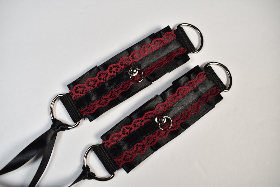 Red Goth Set / Choker + Cuffs Image # 225388