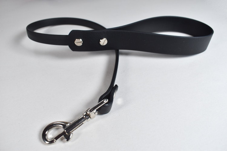 Black biothane leash (Vegan Leather) photo