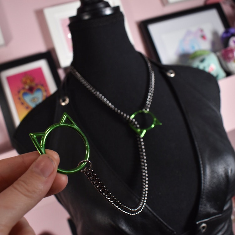 Gunmetal + Green Kitty Ring Slip Chain / Fashion Version photo