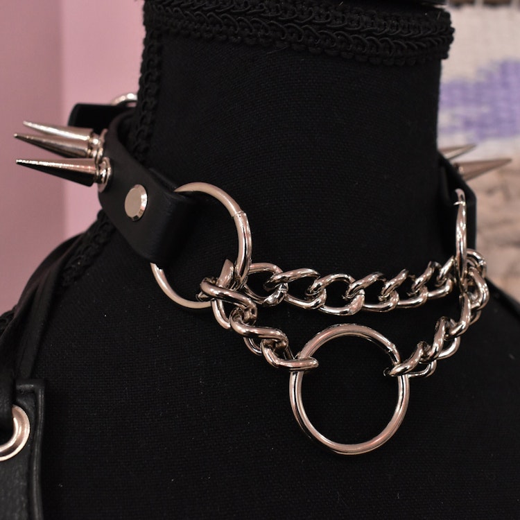Spiked Biothane Martingale 3/4in Short Chain Big Ring (Vegan Leather) photo