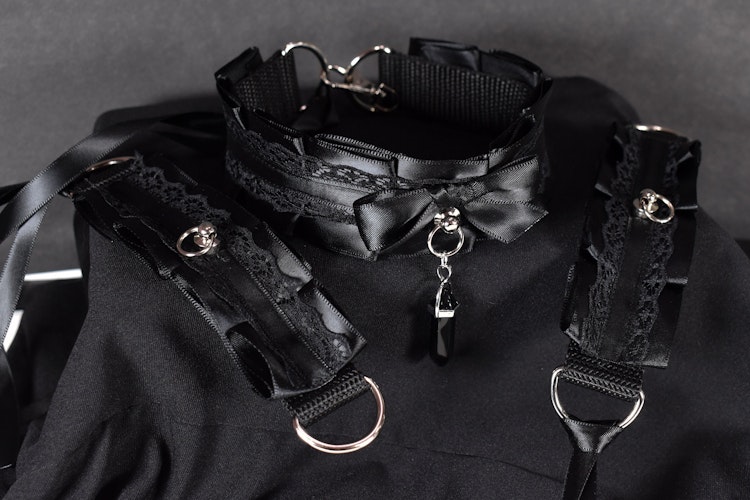 Black Crystal Set / Choker + Cuffs photo