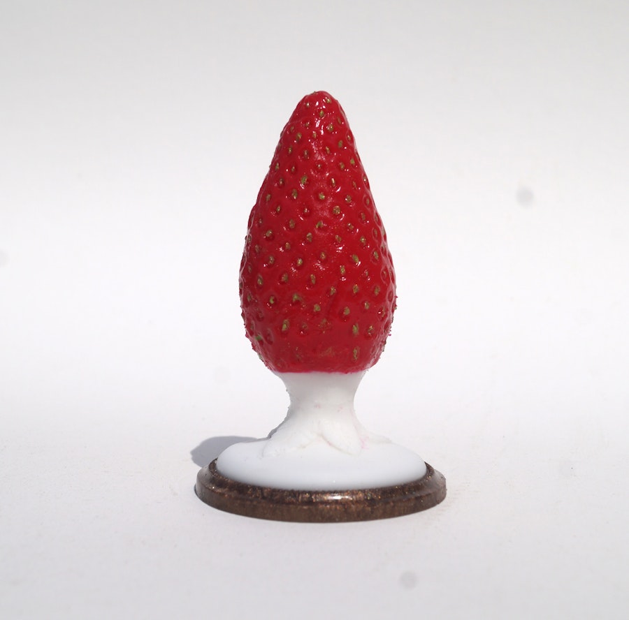 Strawberry feels forever - handcrafted silicone butt plug Image # 227636
