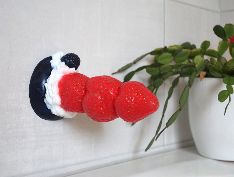 Berry J.S. Wide - handmade and handpainted Custom Silicone Dildo by Suendwaren-Konditorei photo