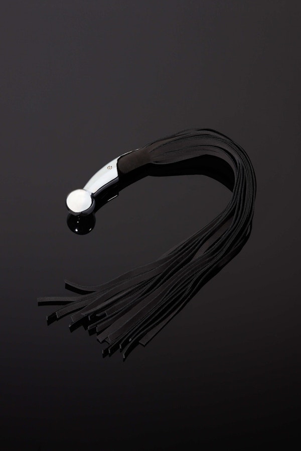 The Monarch Metal Handle Leather Flogger