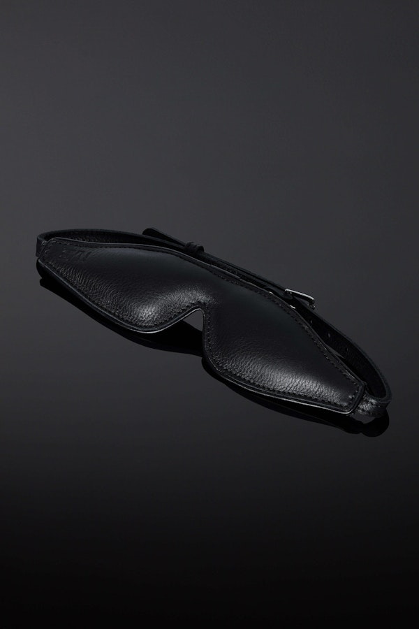 Noctis Padded Luxury Leather BDSM Blindfold Image # 25522