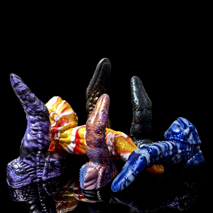 Uldred's Maw - Fade Color - Custom Fantasy Tongue Dildo - Silicone Dragon Maw Sex Toy Image # 35439