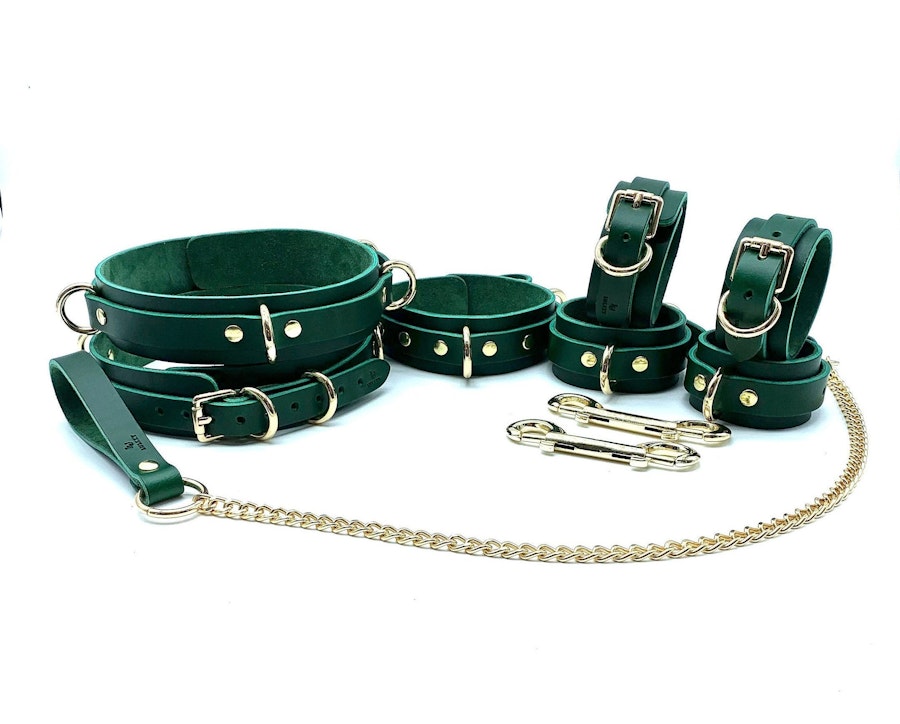 7 Piece Bondage Kit "Mona", Italian Leather Green BDSM Set, Wrist and Ankle Cuffs, Thigh Cuffs, Collar, Chain Leash, Custom Engraving